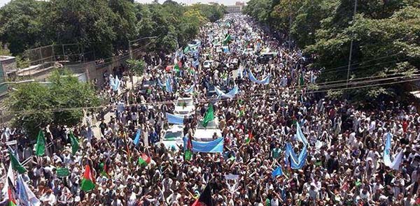 Tens of Thousands Protests over Frauds in Runoff