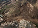 UN Admits Problems in Aid  Delivery as Afghans Flock to Landslide