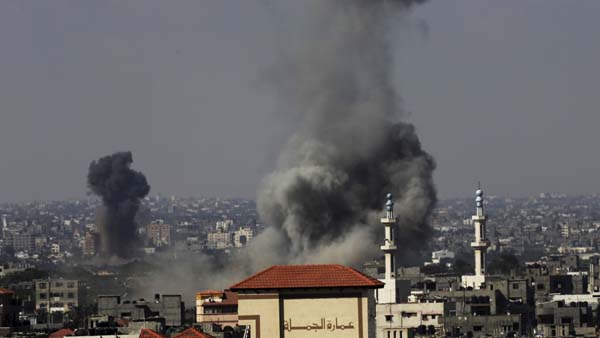 Israel Drops White Phosphorus Bombs on Gazans