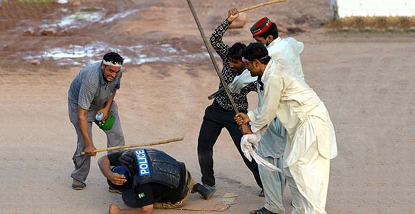 Protests in Pakistan Give a  New Lesson for the Oppressed