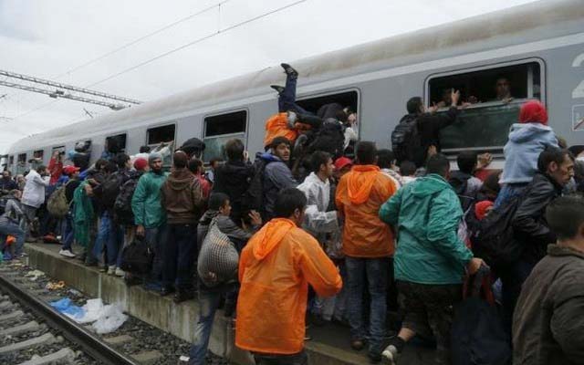 Refugee Crisis to Test EU at  Summit of Divided Leaders