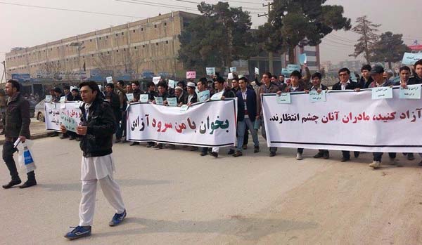 Ghazni Rally Wants Hostages Freed Unharmed
