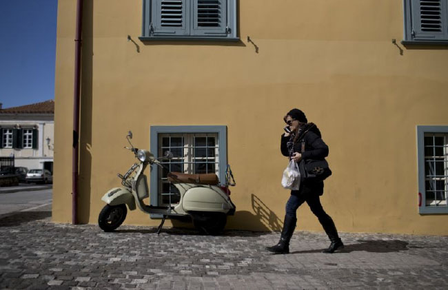 Eurozone Inflation Falls  Again Despite Decade-High Growth