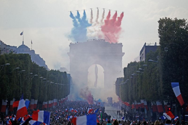 France Gives World Cup Winners a  Heroes’ Welcome Home