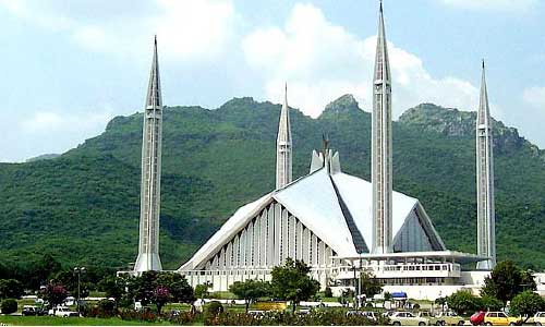 Kabul, Islamabad Confer on Security Cooperation