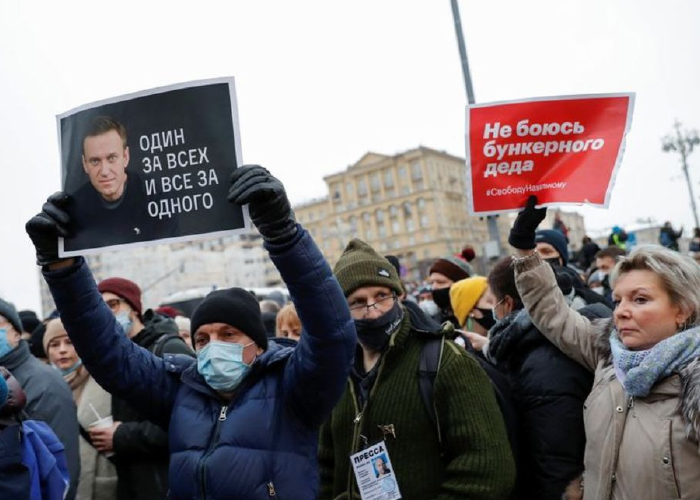 EU to debate Russia sanctions after  Navalny protest arrests
