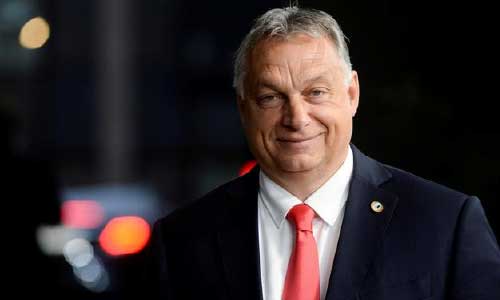 EU executive snubs Hungarian demand  to oust top democracy official