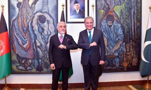 Abdullah Discusses Peace Process with Pakistani Minister