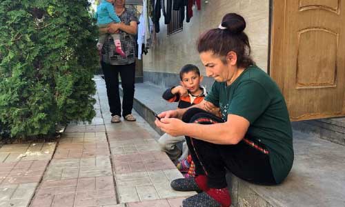 In Armenia, war refugees sleep rough in the diamonds