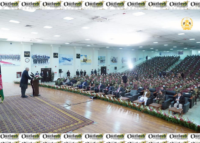 Ghani Discusses Reforms with MoD Officials