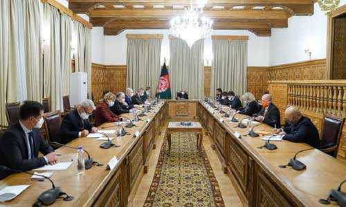 Ghani, Foreign Envoys Discuss Progress in Talks