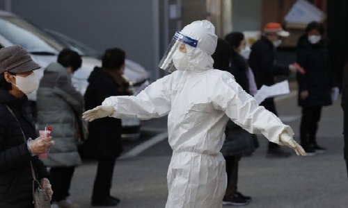 S. Korea reports 950 cases, biggest daily jump