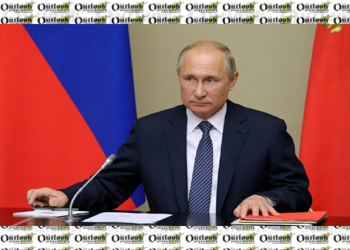 Putin signs law letting ex-presidents become senators for life