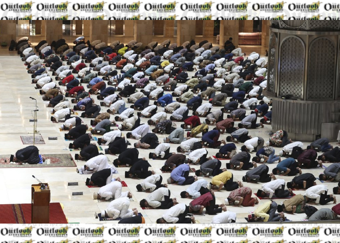 Muslims Mark Ramadan Amid Virus Surge and Renewed Curbs