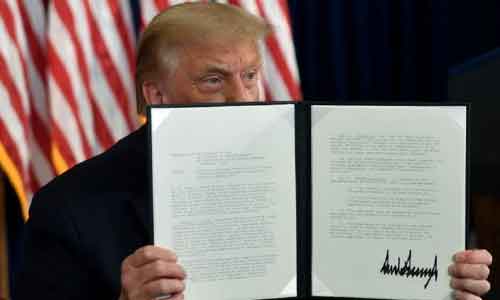 Trump Extends Coronavirus Relief as  Talks with Congress Falter