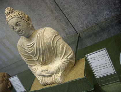 Plunder Goes on Across Afghanistan as Looters Grow Even Bolder