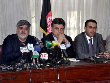 Karzai Warned  Against Ignoring  Parliament Decisions