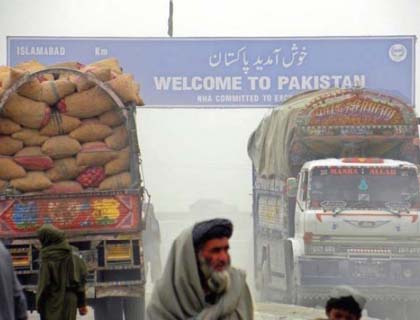 Pakistan to  Clear Stranded  Afghan Vehicles 