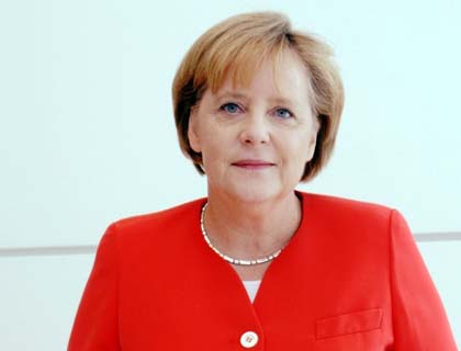 Merkel Urges Putin to Cooperate Ahead of Russia-Less G7