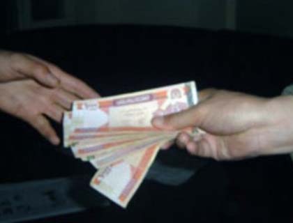 Afghans Paid Almost $4bn in Bribes Last Year: UN