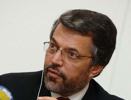 Govt. Trying to  Delay Elections: Qanuni